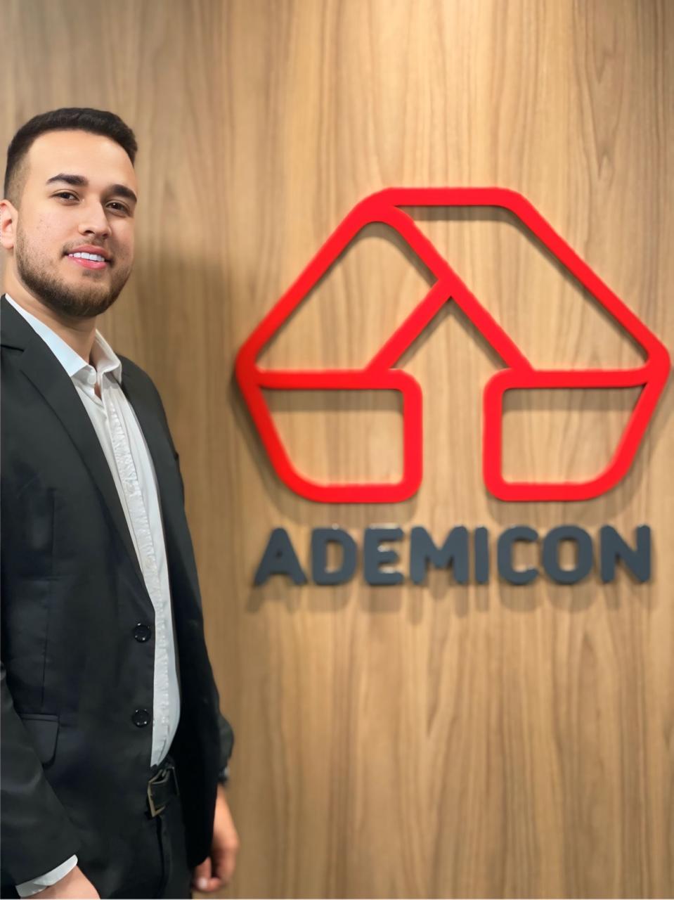 Treinamento de vendas realizado para a Ademicon